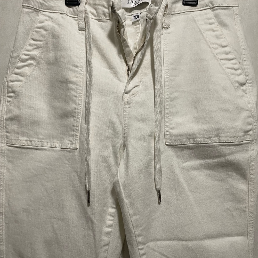 Judy Blue White Pants with Drawstring skinny jean.